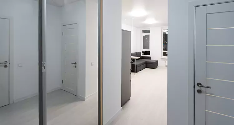 Modern Mirrored Closet Doors Repair in Tallahassee, FL
